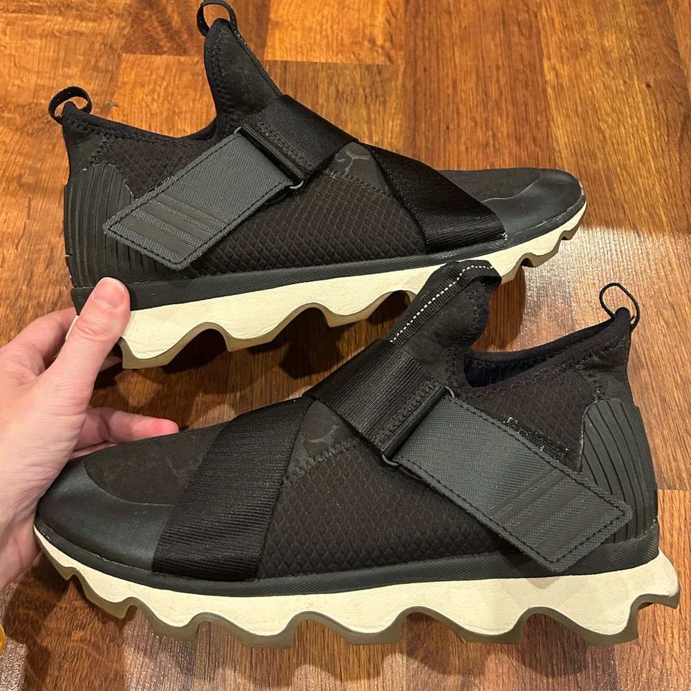 Sorel Size 10 Women's Kinetic Sneak Black Sneakers Adjustable Strap Shoes